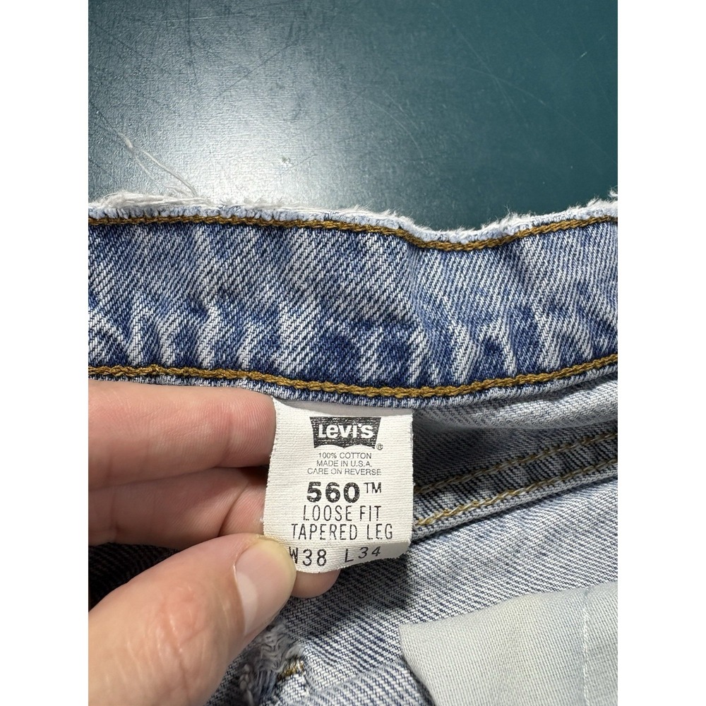Vtg 90s Levi's 560 Orange Tab Jean Shorts Size 34 Distressed Cut Off Denim USA - Picture 6 of 16